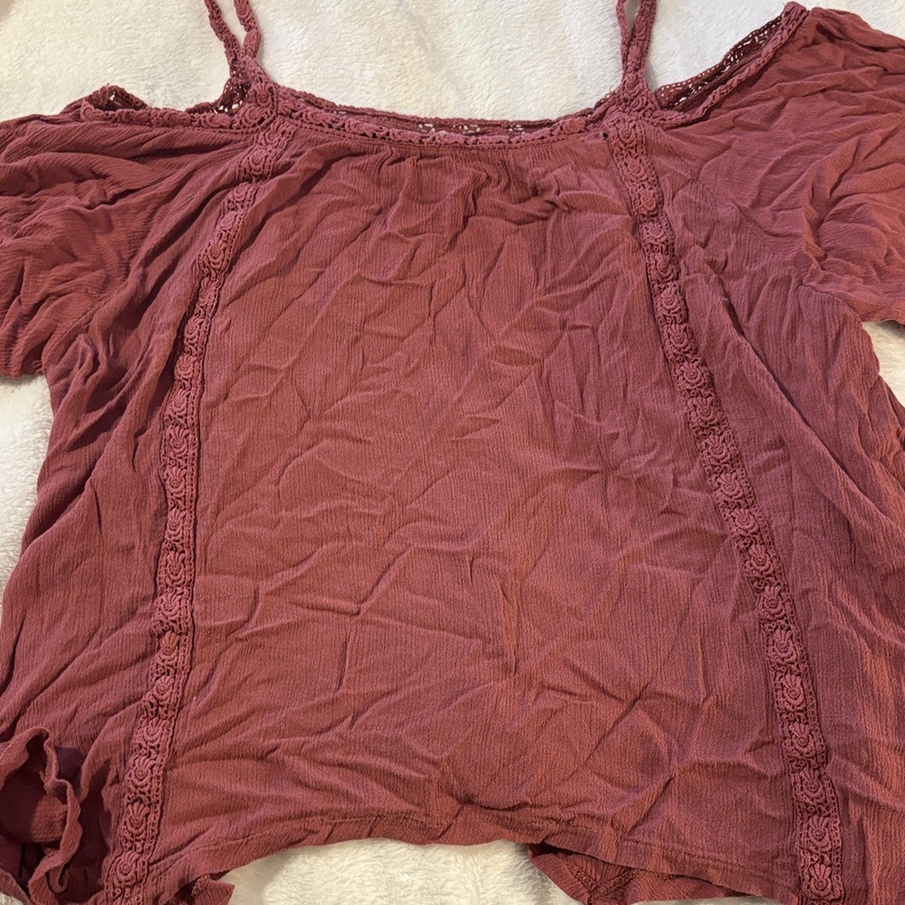 Rue21 Mauve Lace Trim Cold Shoulder Blouse